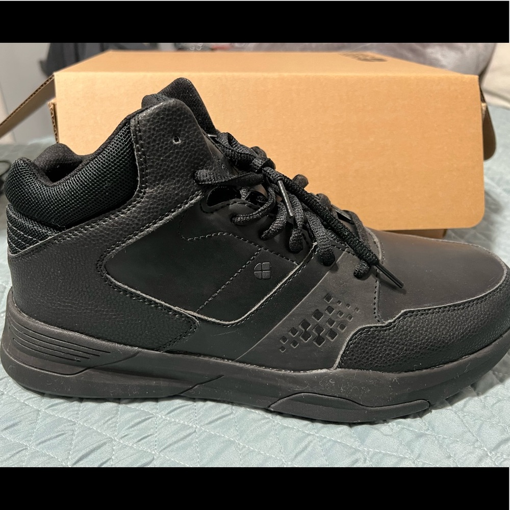 Shoes for hard workers! Brand new non slip shoes that protect your ankles